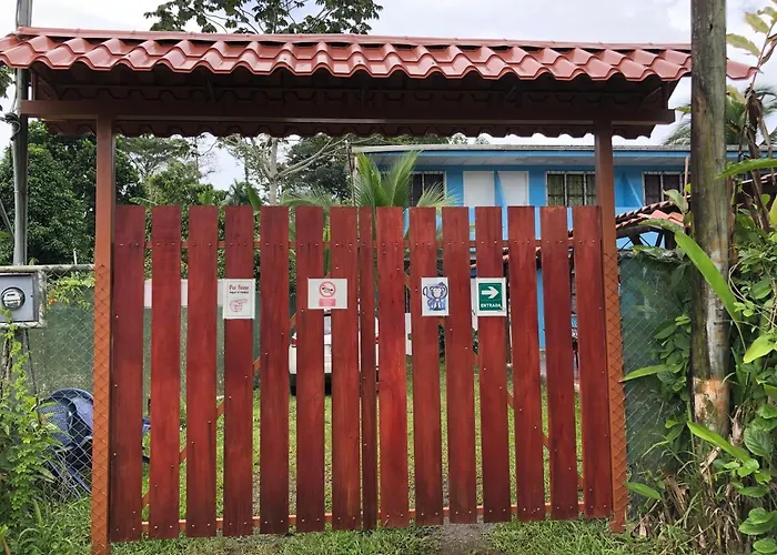 Hotel One Love Puerto Viejo